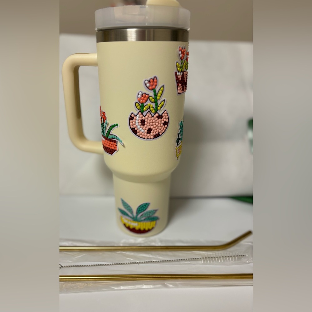 40 oz Tumbler w/ Diamond Art Stickers ✨ Rhinestone Cup w/ Straw - Picture 2 of 2